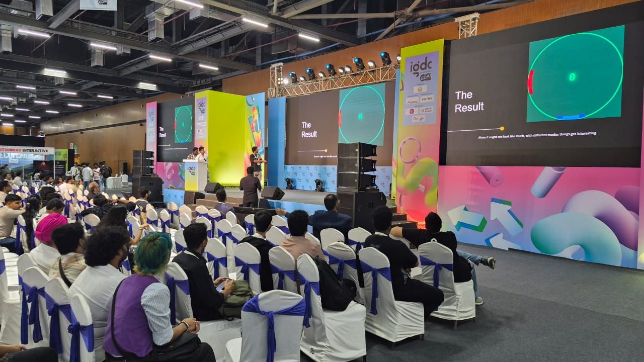 !How Game Studio presenting at an indie game event